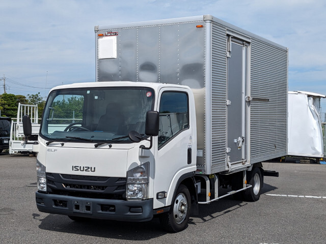 Isuzu ELF 2017