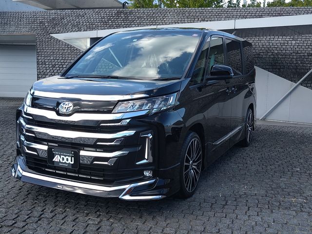 TOYOTA NOAH HYBRID 2022