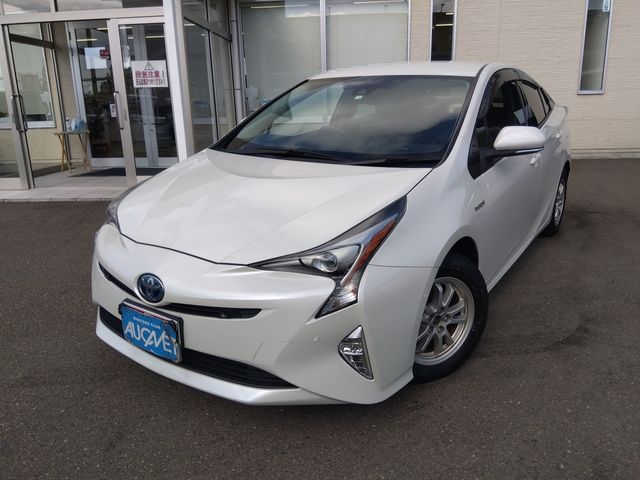 TOYOTA PRIUS 4WD 2016