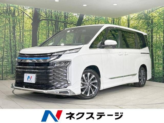 TOYOTA VOXY HYBRID 2022