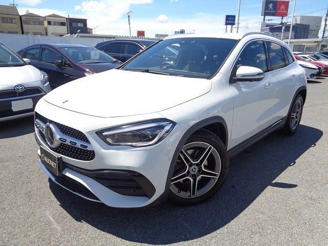 MERCEDES-BENZ GLA class 2020