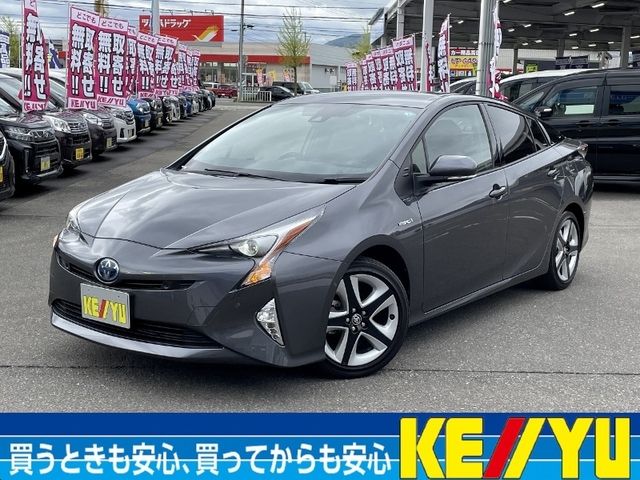 TOYOTA PRIUS 2017