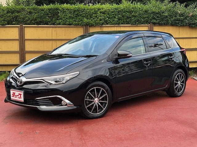 TOYOTA AURIS 2016