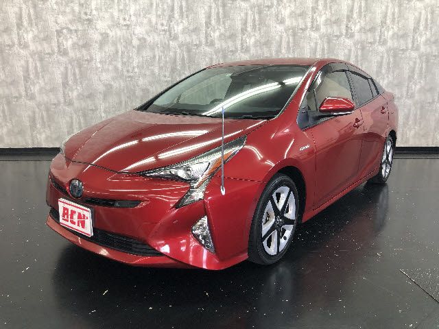 TOYOTA PRIUS 2016