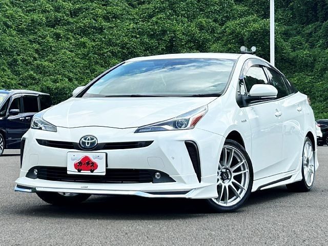 TOYOTA PRIUS 4WD 2019