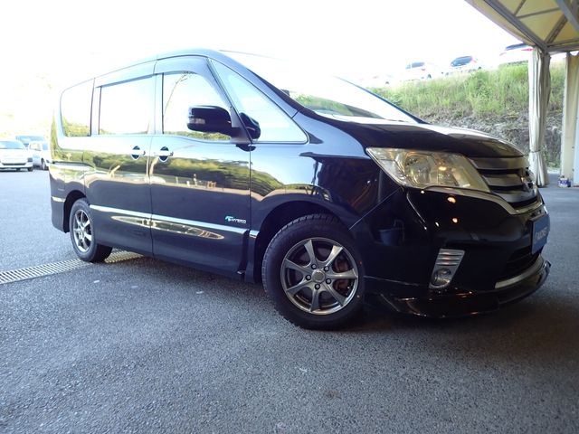 NISSAN SERENA  S-HYBRID 2013