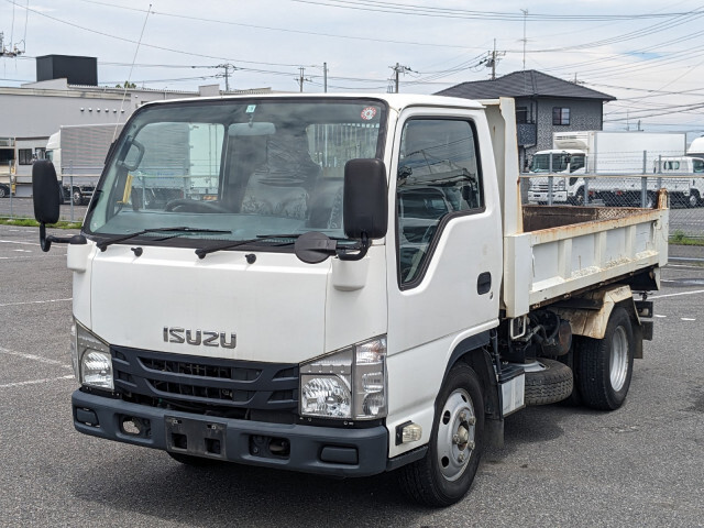 Isuzu ELF 2016