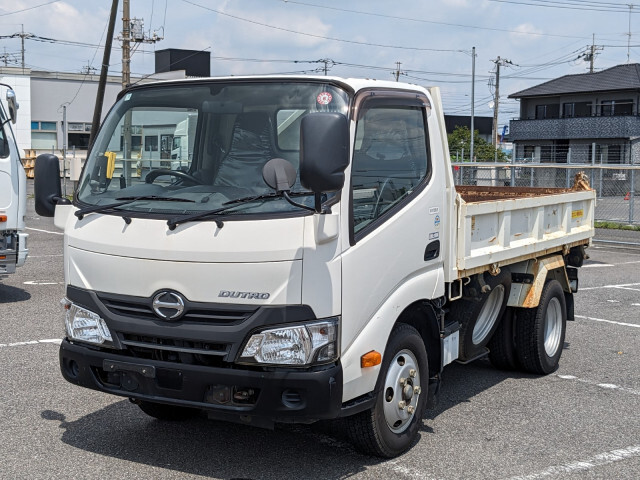 Hino DUTRO 2017