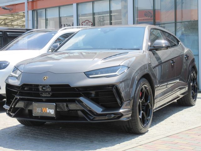 LAMBORGHINI URUS 2024