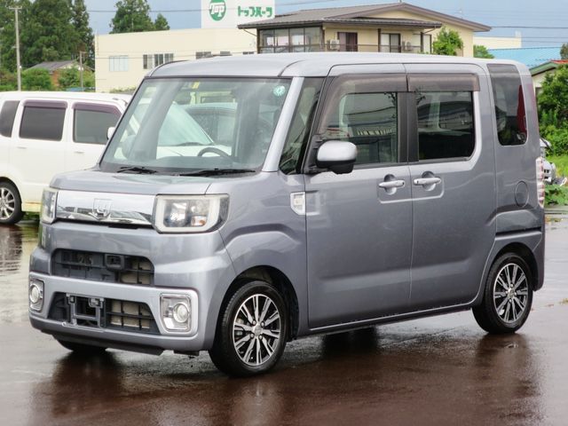 DAIHATSU WAKE 2016