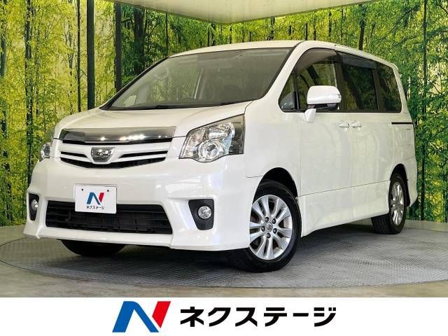 TOYOTA NOAH 2011