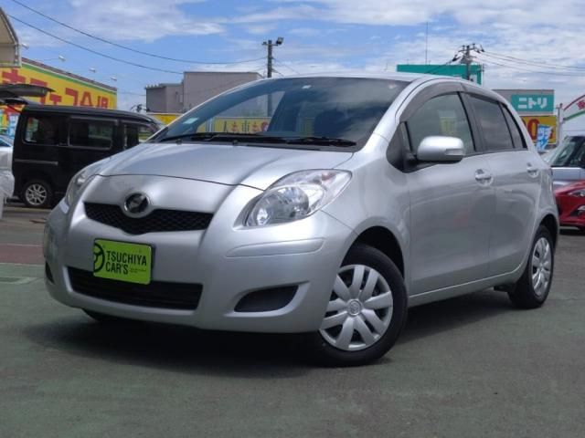 TOYOTA VITZ 2010