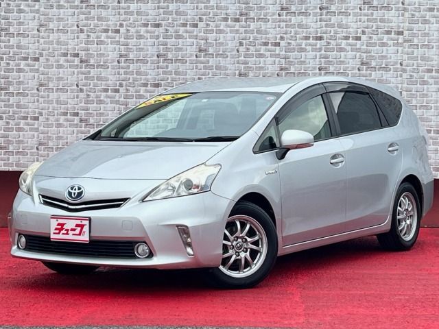 TOYOTA PRIUS ALPHA 2012