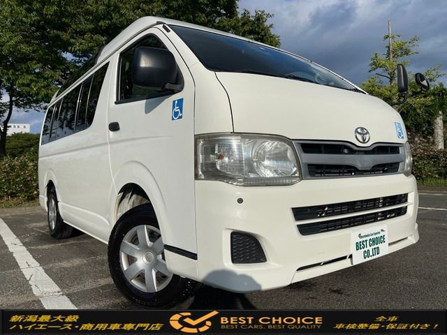 TOYOTA HIACE van 4WD 2011