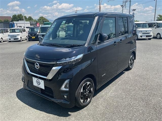 NISSAN ROOX 2022