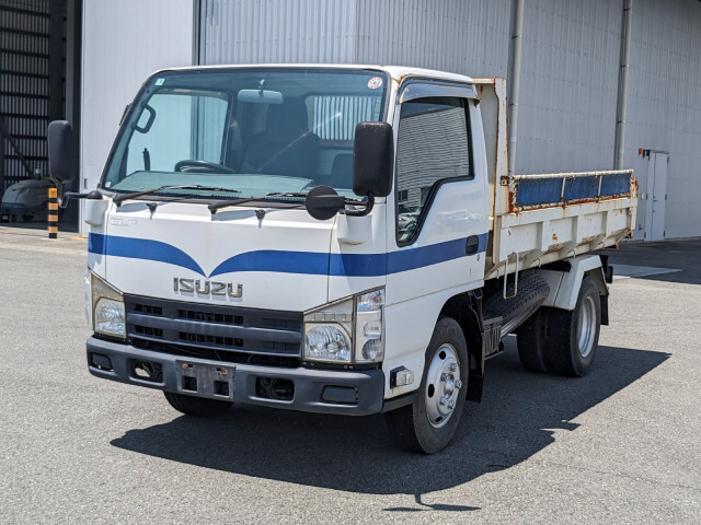 Isuzu ELF 2011