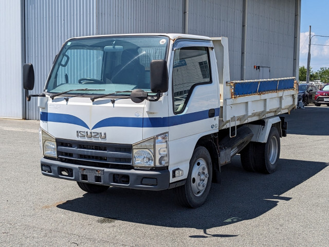 Isuzu ELF 2011