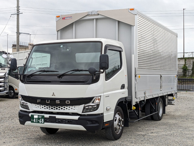 Mitsubishi CANTER 2023