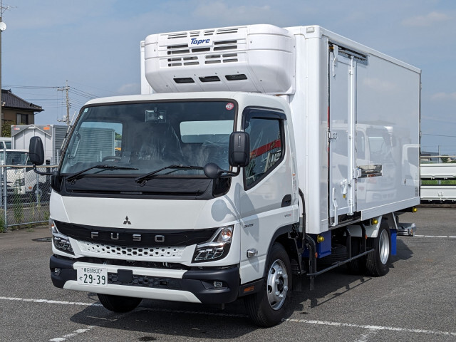 Mitsubishi CANTER 2024