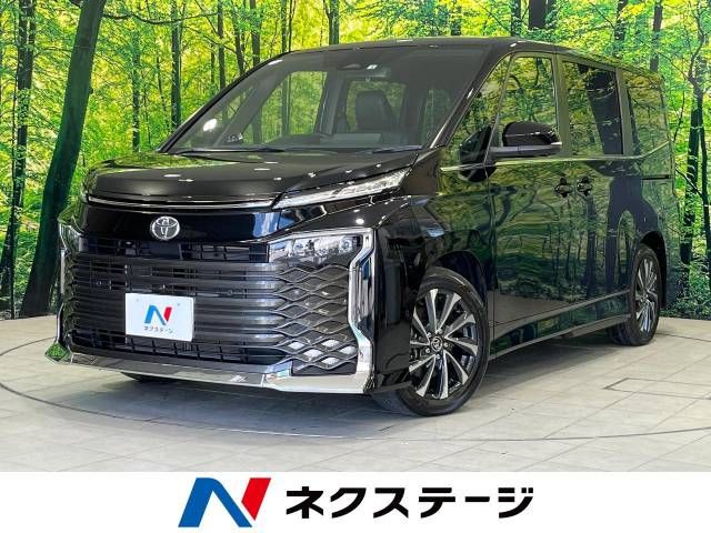 TOYOTA VOXY 2022