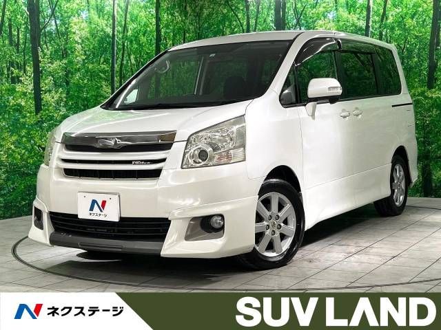 TOYOTA NOAH 2010