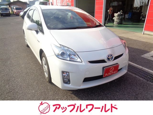 TOYOTA PRIUS 2011