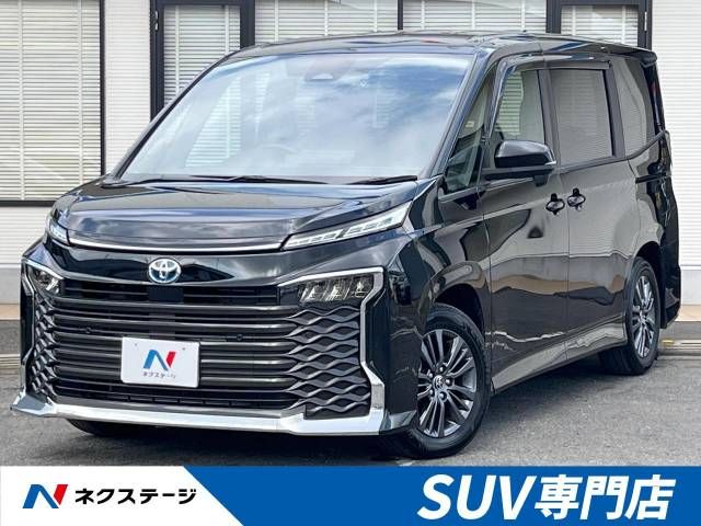 TOYOTA VOXY HYBRID 2023