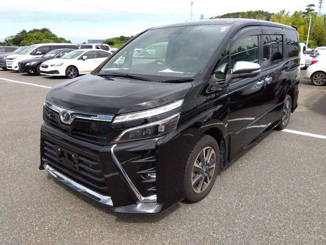 TOYOTA VOXY 2019