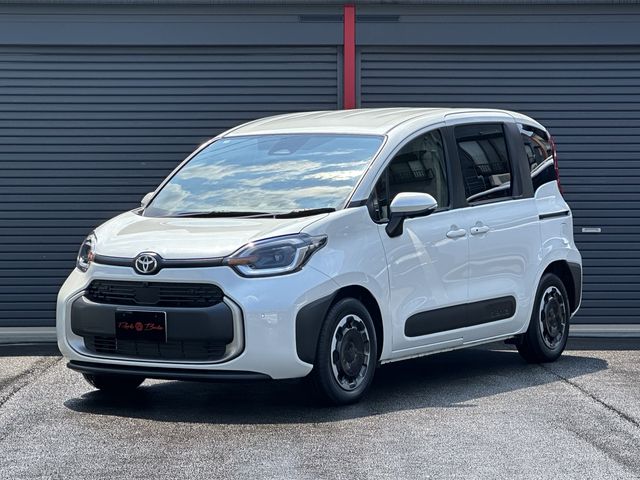 TOYOTA SIENTA HYBRID 2023