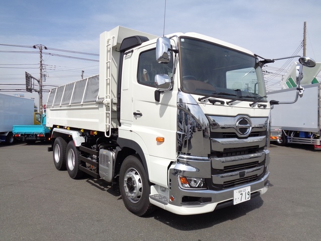 Hino PROFIA 2024