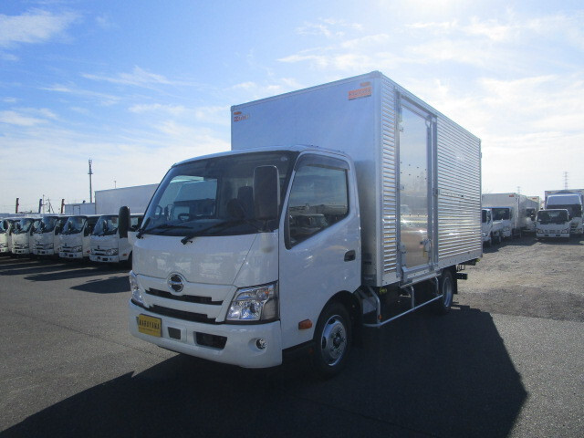 Hino DUTRO 2023