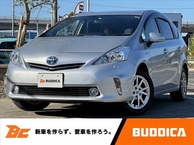 TOYOTA PRIUS ALPHA 2013