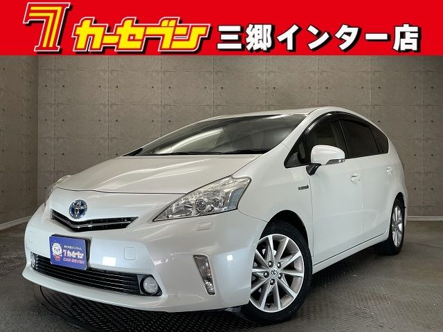 TOYOTA PRIUS ALPHA 2014