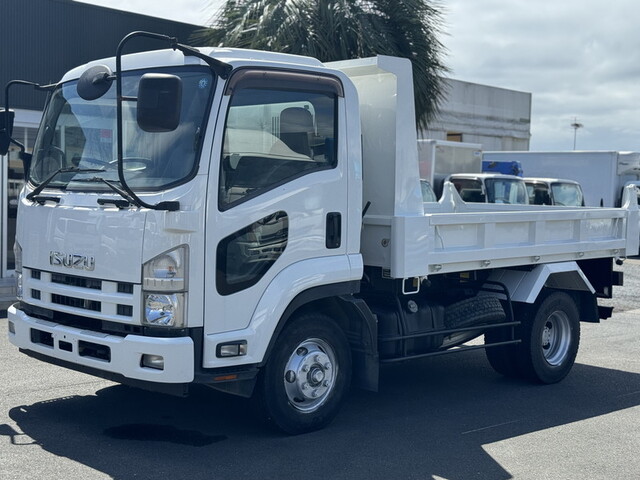 TOYOTA NOAH 2011