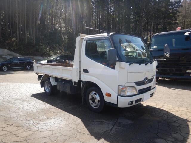 Hino DUTRO 2013