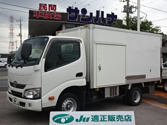 TOYOTA DYNA 2017