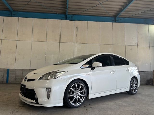 TOYOTA PRIUS 2012