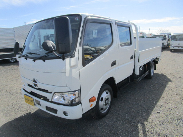 Hino DUTRO 2024