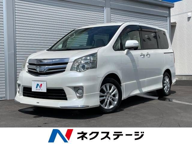 TOYOTA NOAH 2011