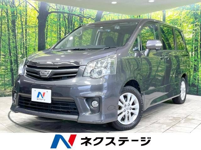 TOYOTA NOAH 2011