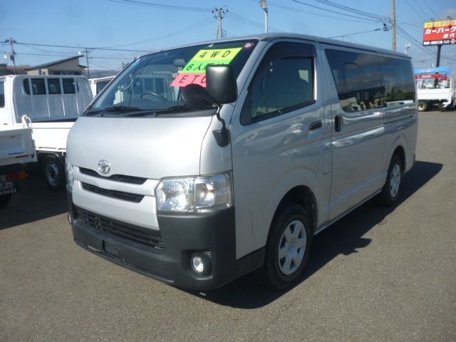 TOYOTA HIACE van 4WD 2019