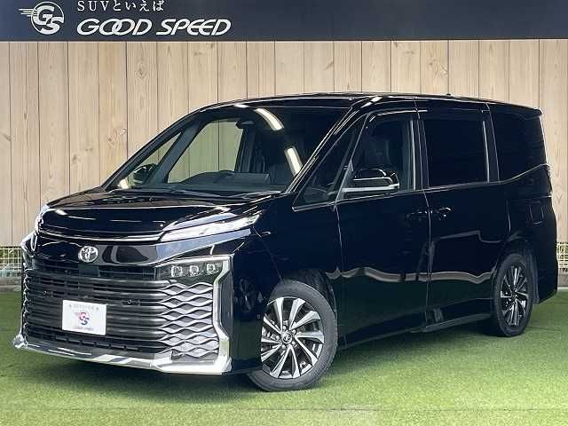 TOYOTA VOXY 2022