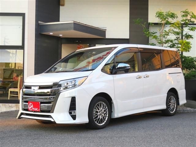 TOYOTA NOAH 2020