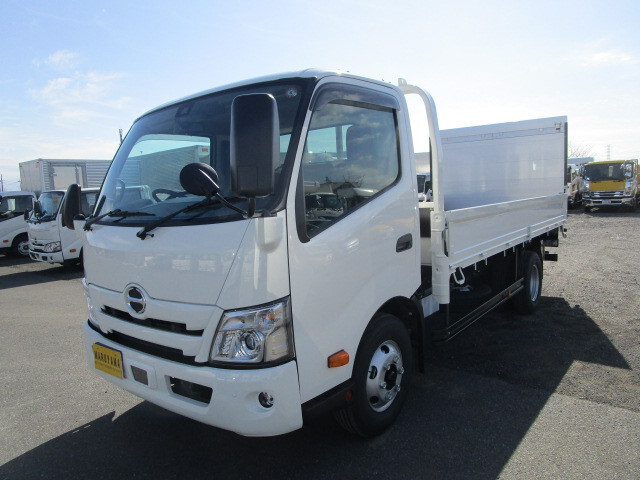 Hino DUTRO 2024