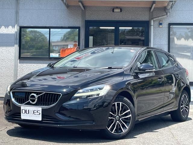 VOLVO V40 2019