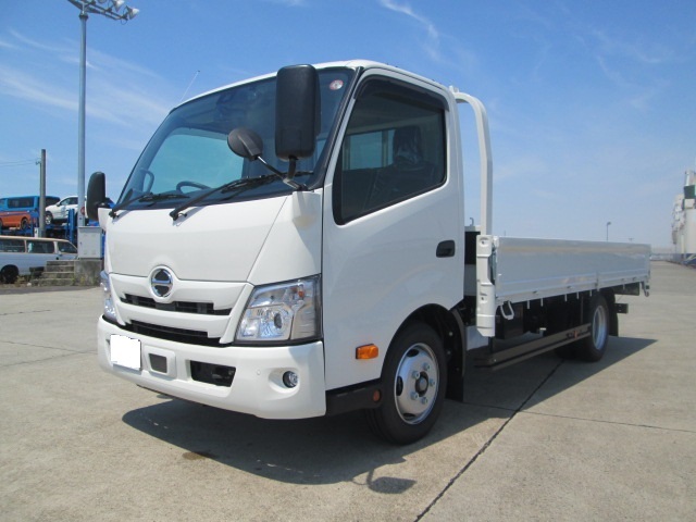 Hino DUTRO 2023