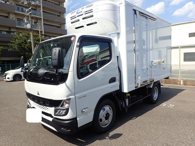 Mitsubishi CANTER 2024