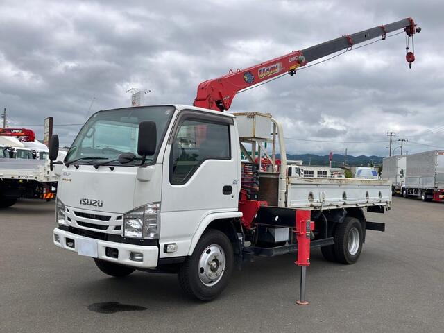 Isuzu ELF 2016