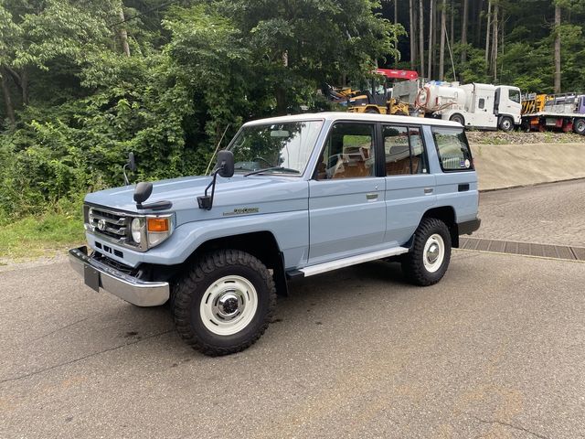 TOYOTA LANDCRUISER van 2000