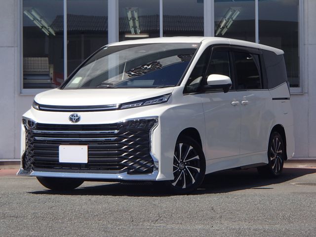 TOYOTA VOXY 2023